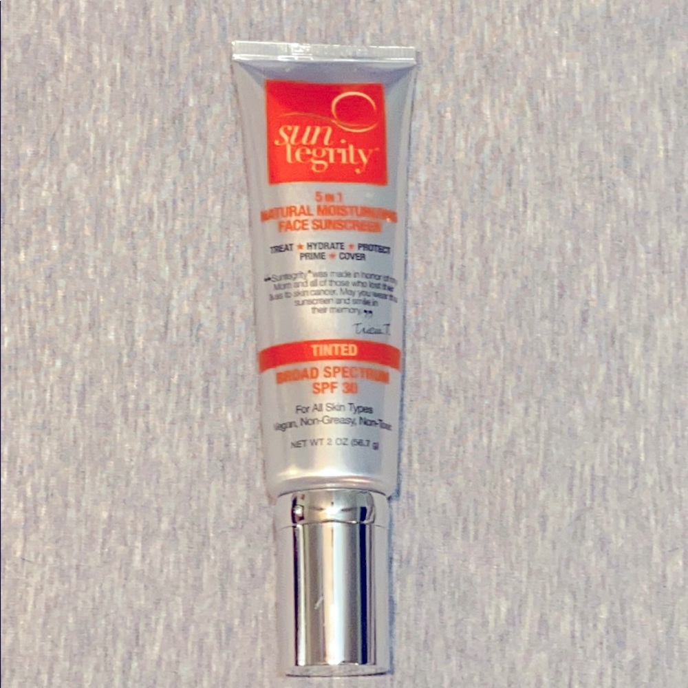 Suntegrity 5 in 1 tinted sunscreen brand new
